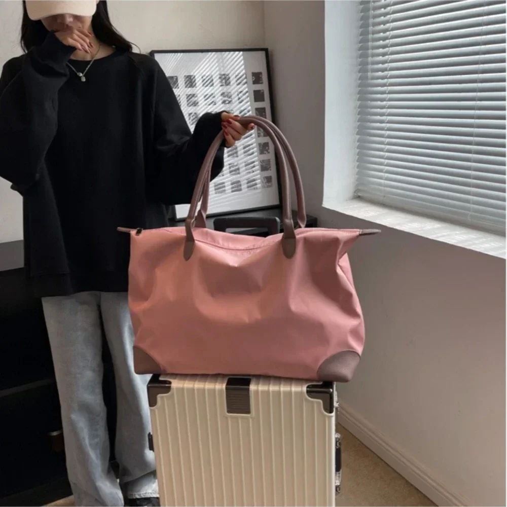 Dry Bag Waterproof - 大容量で軽量なレディース旅行用バッグ。濡れたものと乾いたものを分けて収納できるヨガやスポーツ用バッグ。防水加工が施されており、旅行に最適なスーツケースとしても使用可能。