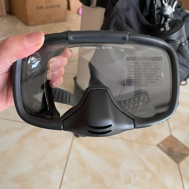 曇り止め加工のダイビングゴーグル、広視野角のシリコン製ダイビ - Diving Mask のレビューと価格