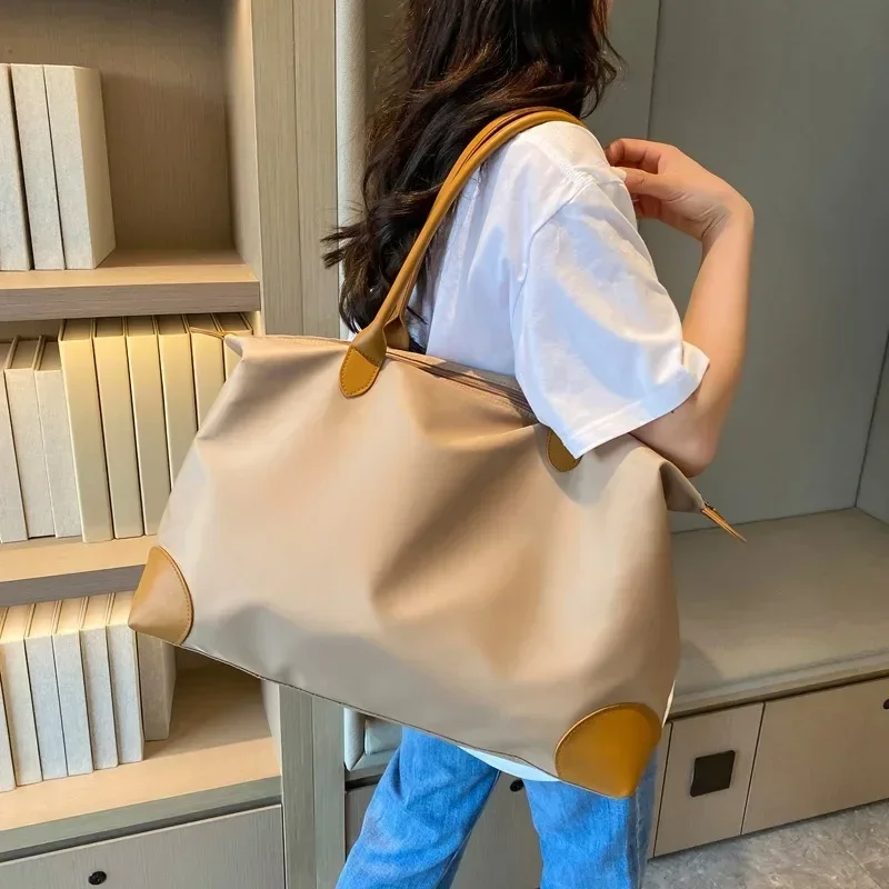 大容量で軽量なレディース旅行用バッグ。濡れたものと乾いたもの - Dry Bag Waterproof のレビューと価格